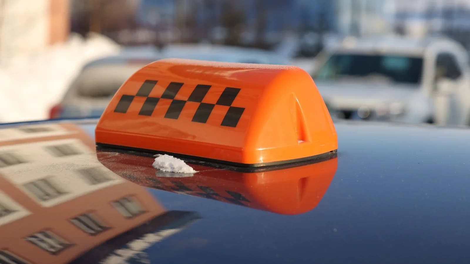 Власти Ямала планируют защитить граждан от навязчивых таксистов