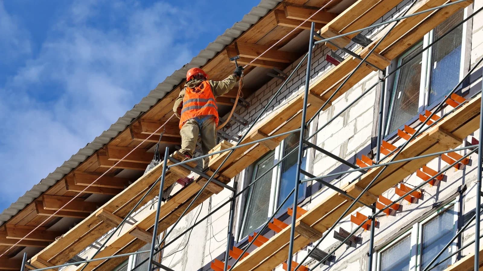 На Ямале капитально отремонтируют почти 130 домов в 2026 году