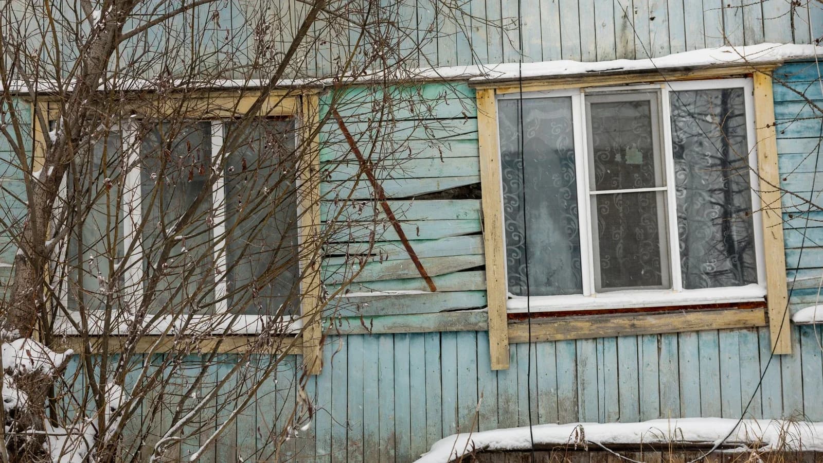 Четыре жилых дома в Красноселькупе добавили в список для расселения