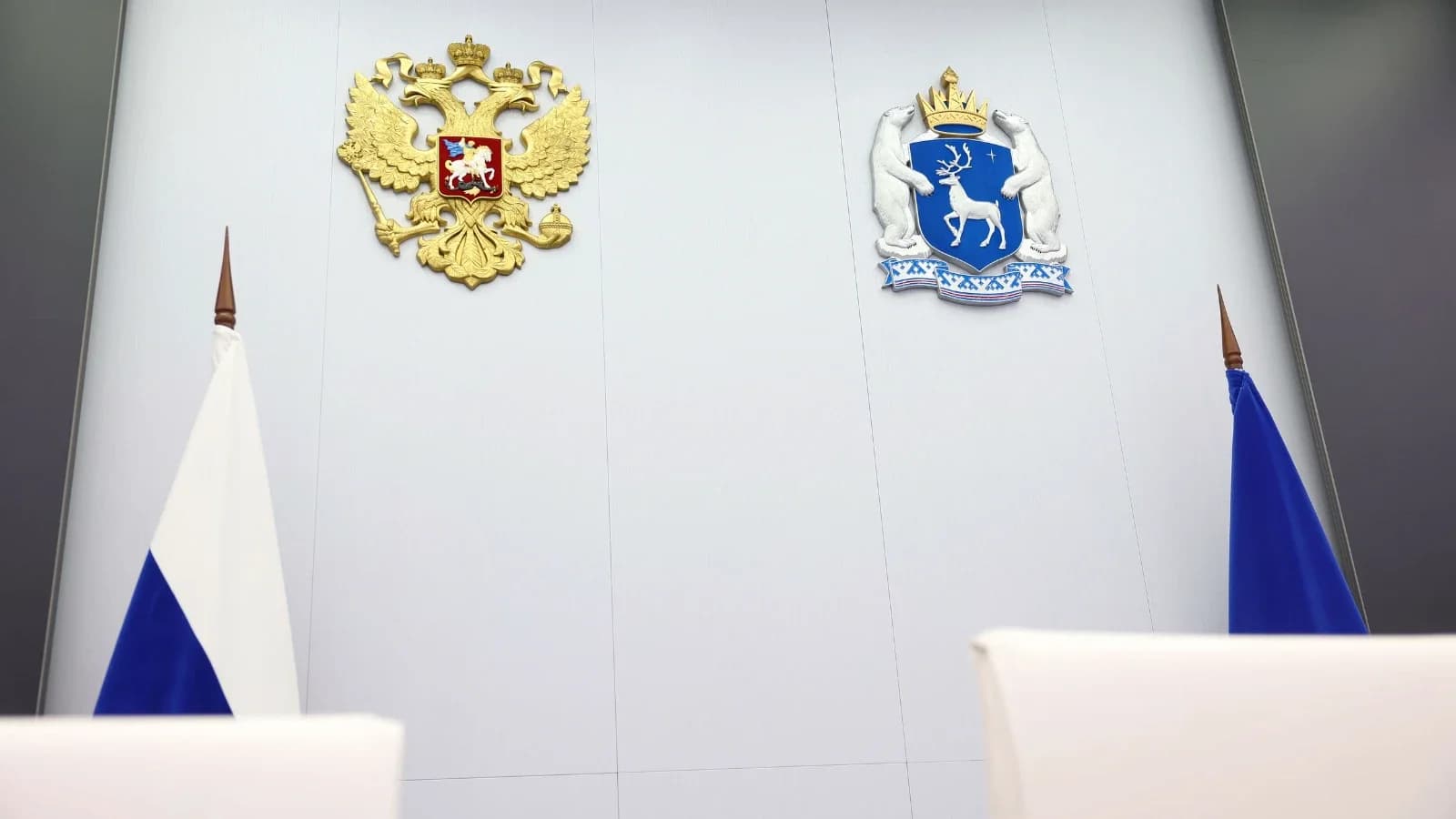 От медицины до школьного питания: Дмитрий Артюхов рассказал о сферах применения ИИ на Ямале