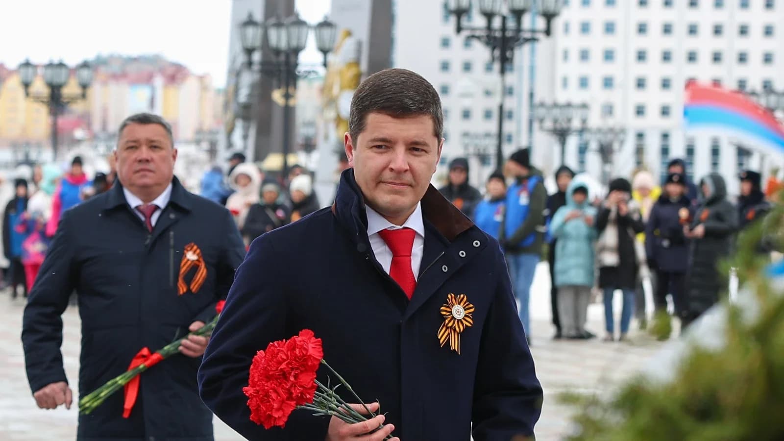 «Вся наша жизнь — их заслуга»: Дмитрий Артюхов поздравил северян с Днем Победы