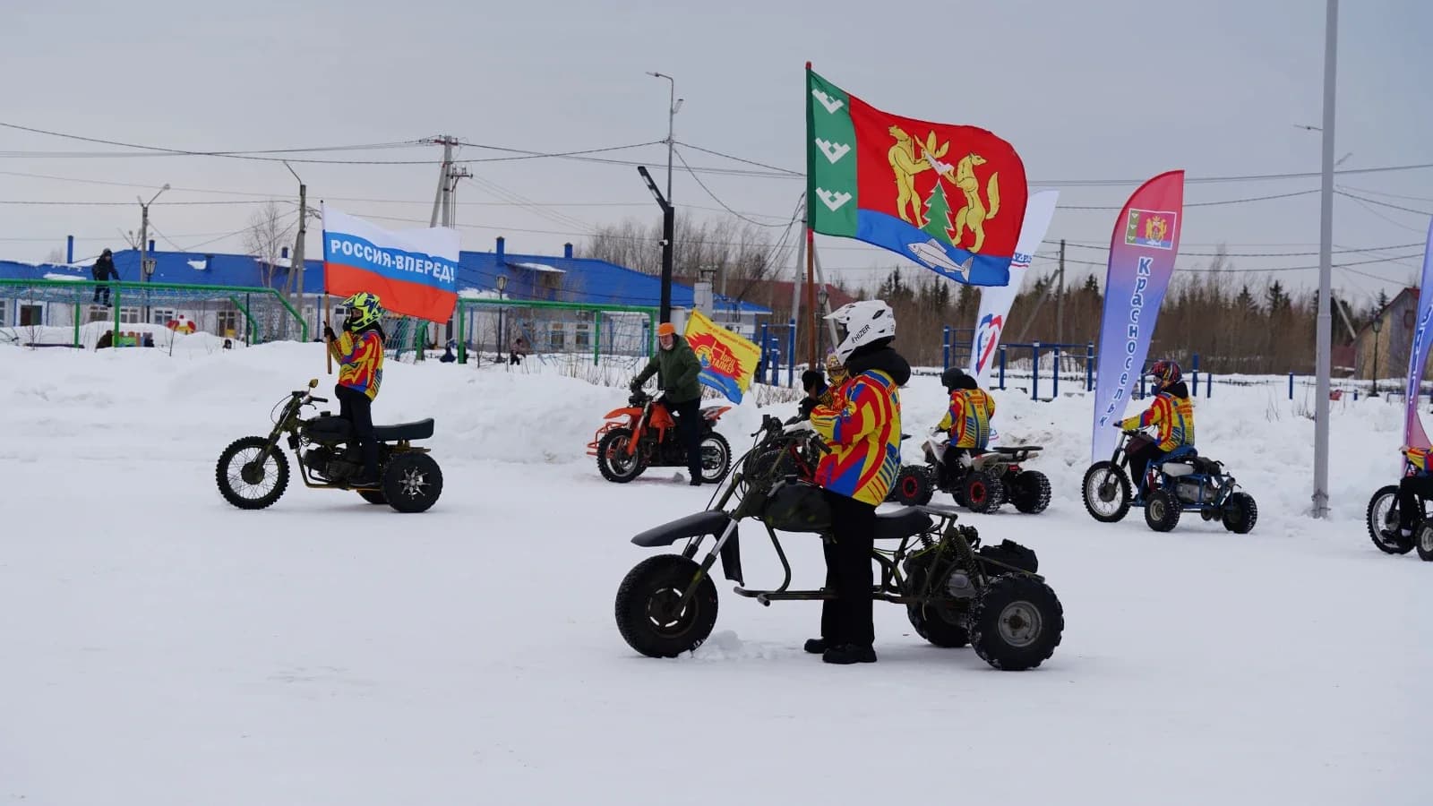 Собранные красноселькупцами трициклы доставили в зону СВО