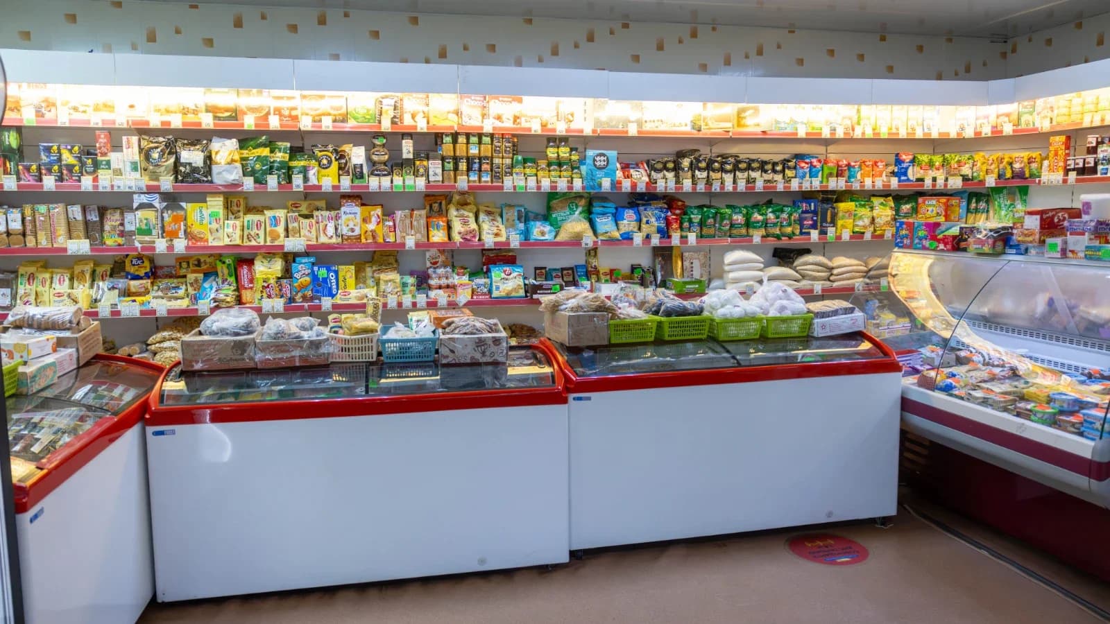 Пространство, наполненное уютом: продавец Красноселькупа о жизни и торговле в селе ЯНАО